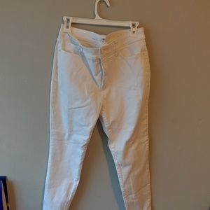 White St. John's Bay Skinny Leg Jeans